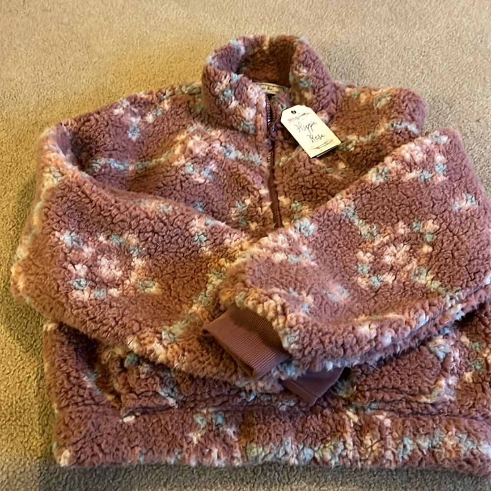 Hippie Rose size XS womens pullover NWT